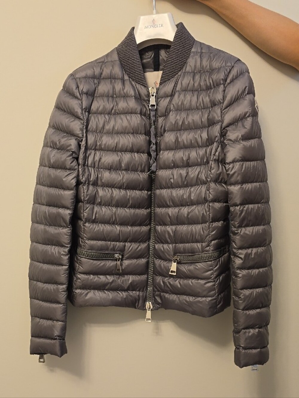 Moncler Quilted Lightweight packable Puffer Jacket - Gray like new.size 2